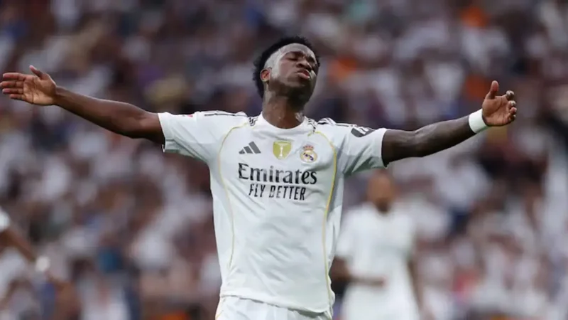 Azarkeşlərdən Vinisiusa təhqirlər: La Liqa araşdırma aparır