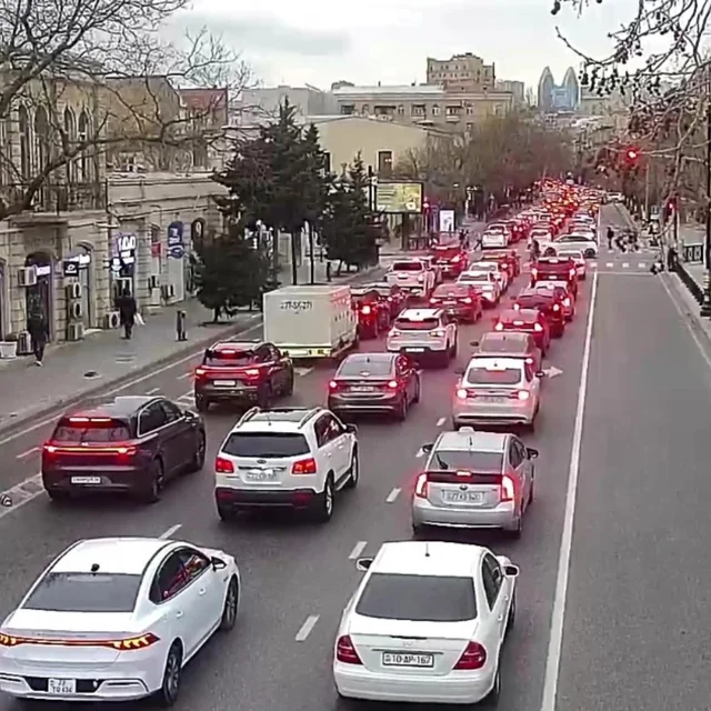 Bakının bu küçələrində sıxlıq var - SİYAHI