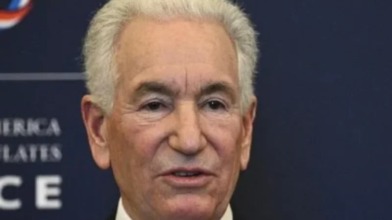 ABŞ səfiri söz verdi: Fransanın daxili işlərinə qarışmayacağam