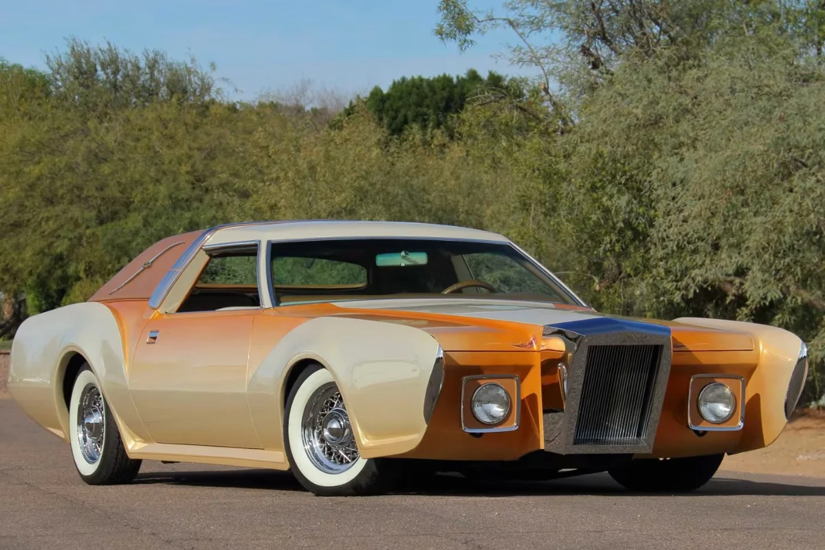 Отделанный гранитом очень редкий кастом на базе Lincoln Continental уйдет с молотка-ФОТО