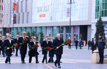 Prokurorluq əməkdaşları Xocalı soyqırımı abidəsini ziyarət etdi - FOTO