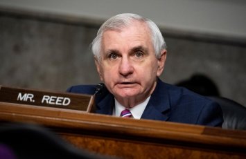 Сенатор обвинил Трампа в сокрытии планов по Ирану