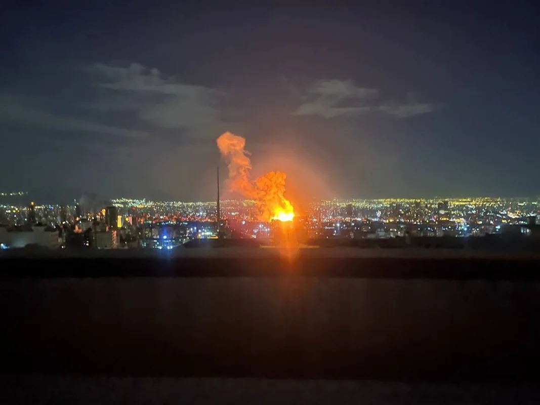 Tehranda kritik hədəflər vuruldu: Dövlət televiziyası zərbə altında