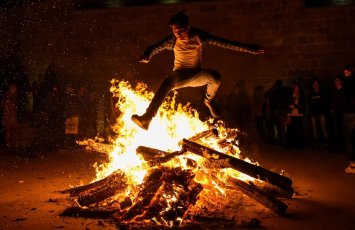 Vətəndaşlara tonqalla bağlı xəbərdarlıq - VİDEO