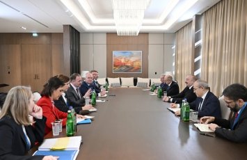 İlham Əliyev Avropa Komissiyasının komissarını qəbul etdi - FOTO