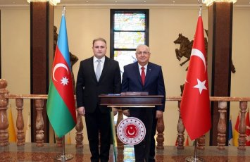 Vüqar Mustafayev Ankarada Yaşar Gülərlə görüşdü - FOTO