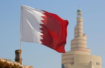 Qətər XİN rəhbəri Əraqçi ilə İranın raket zərbələrini müzakirə edib