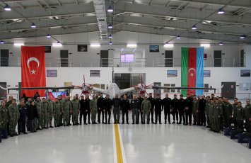 Hərbi Hava Qüvvələrində Bayraktar kursunun buraxılış mərasimi keçirildi - FOTO