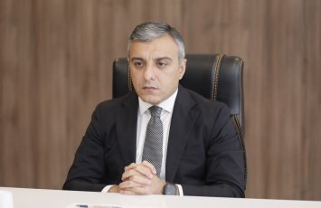 Yeni sədr özünə müşavir təyin etdi - FOTO