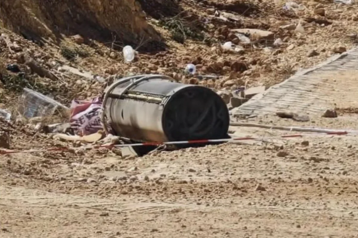 İrandan Türkiyəyə atılan ballistik raketin qalıqlarının GÖRÜNTÜLƏRİ - VİDEO