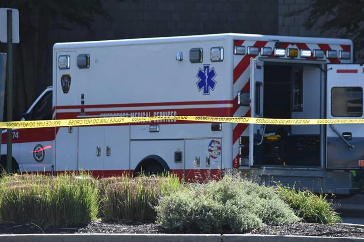ABŞ-də sinaqoq yaxınlığında atışma: Polis zabiti və şübhəli yaralanıb