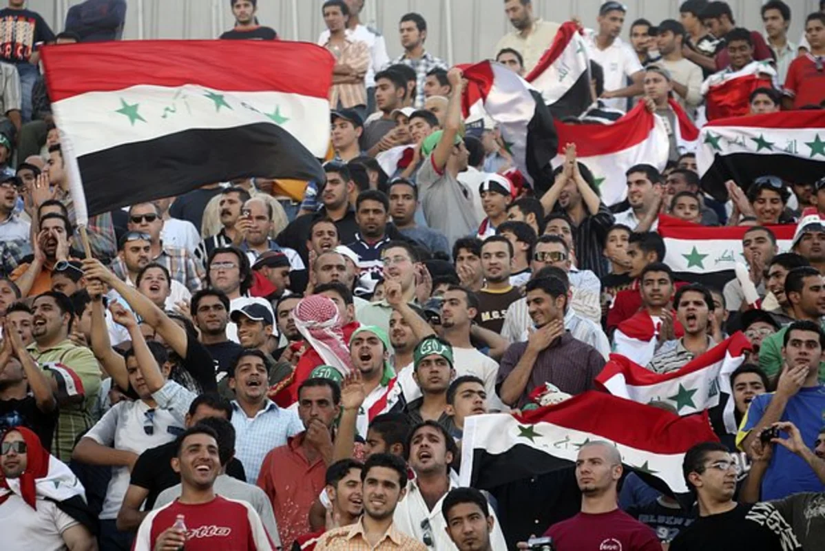 Матч чемпионата Ирака по футболу прервали из-за ракетного удара - ВИДЕО