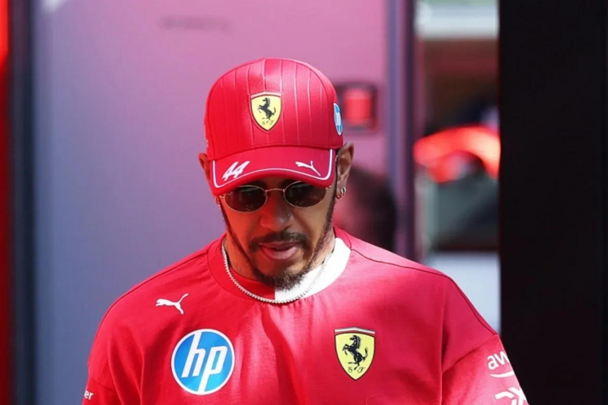 Хэмилтон объяснил, почему не удержал первое место в спринте Гран-при Китая