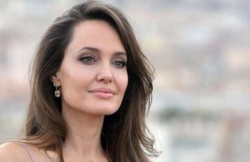 Ancelina Coli özünü öldürmək üçün “killer” tutub