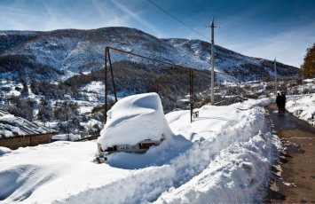 В районах страны выпал снег