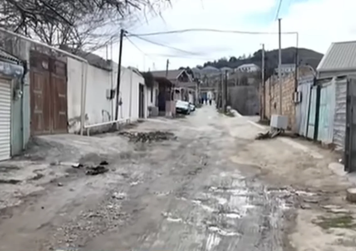 Bakıda və Abşeronda məhəllədaxili yollar bərbad vəziyyətdə: Məsuliyyət kimin üzərindədir? - VİDEO