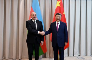 Si Cinpin İlham Əliyevi təbrik etdi