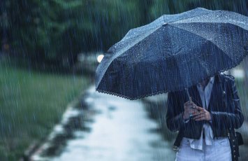 Bəzi ərazilərə yağış yağıb - FAKTİKİ HAVA