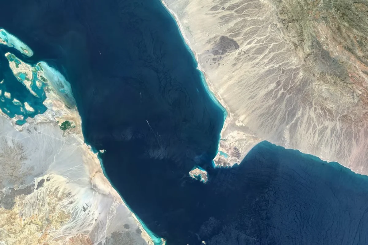 İran daha bir boğazı bağlamaqla hədələyir