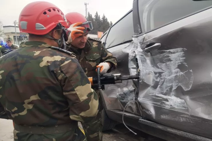 Xaçmazda AĞIR QƏZA: yaşlı qadın belə xilas olundu - VİDEO