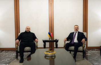 Hakan Fidan Rustem Umerov ilə görüşüb