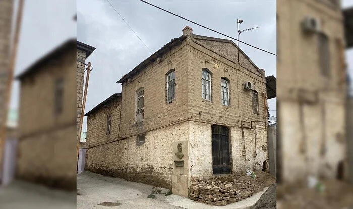 Обрушилась часть дома, в котором родился Бакиханов - Видео