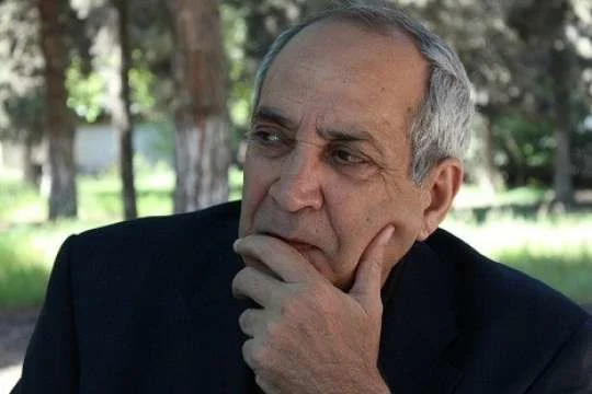 Rasim Balayevin qardaşı vida mərasimində zalı niyə tərk edib?