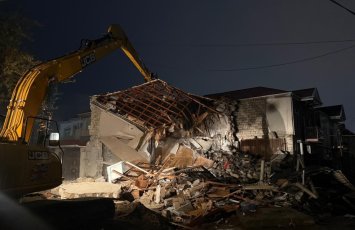 В посёлке Кешля начался снос дома, ставшего причиной аварии в коллекторе-ВИДЕО