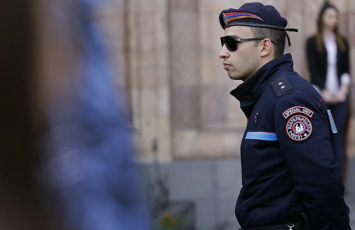 Ermənistanda İqtisadiyyat Nazirliyi yaxınlığında atışma baş verib, bir nəfər yaralanıb