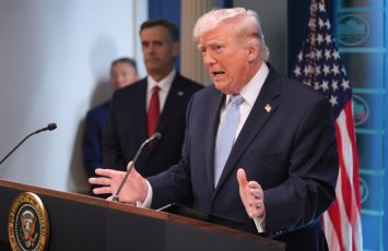 Tramp: ABŞ İranda qalan pilotun xilas edilməsi üçün 155 təyyarə cəlb edib