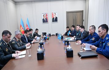 Qazaxıstan müdafiə nazirinin müavini Azərbaycana gəlib - FOTO