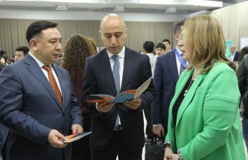 “Qazaxıstan müəllimi nüfuzdan salmaqla yox, onun sosial statusunu yüksəltməklə təhsil islahatı apardı...”-EKSPERT 