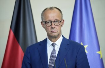 Merz Pakistanın Baş naziri ilə Yaxın Şərqdəki vəziyyəti müzakirə edib