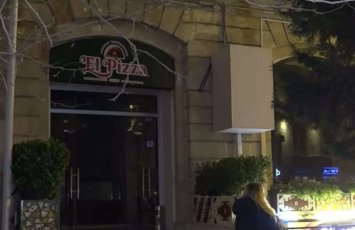 Bakının mərkəzində restoran yandı: Bina sakinləri ayağa qalxdılar - VİDEO