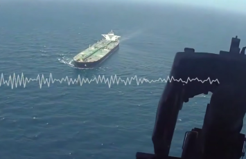 CENTCOM показал перехват иранского танкера в Ормузе