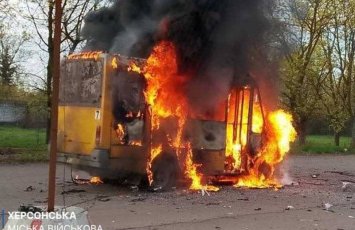 Putin ordusu Ukraynada növbəti dəfə sərnişin avtobusunu vurdu...-DƏHŞƏTLİ GÖRÜNTÜ