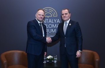 Ceyhun Bayramov NATO rəsmisi ilə enerji təhlükəsizliyi və regional prosesləri müzakirə edib - FOTO