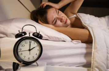 Yuxusuzluq iki sağalmaz xəstəliyin erkən əlaməti ola bilər