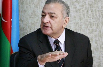 Müttəfiqlərini aşağılayan, düşmənini dost bilən Tramp siyasəti yol ayrıcında