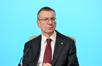 Edqars Rinkeviçs Heydər Əliyev Mərkəzini ziyarət edib