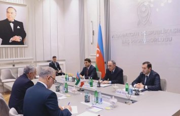 Kamran Əliyev İranın Azərbaycandakı səfirini qəbul etdi - FOTO