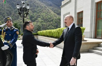 Zelenski Azərbaycana gəldi - FOTOLAR