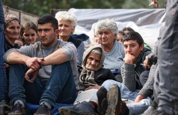 Rusiya və Qərb ermənilərin Qarabağdan kütləvi köçünü Azərbaycanın başı üzərində Damokl qılıncına çevirir...-Çıxış yolu?..