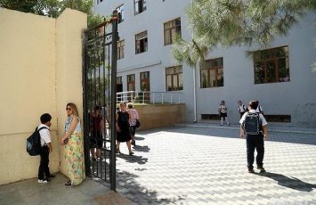 В школах изменились правила приема в русский сектор