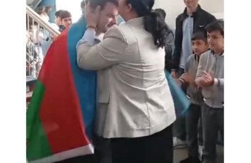 Müəllimlər və şagirdlər müəllimi əsgər YOLA SALDILAR - VİDEO