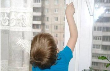 Bakıda 5 yaşlı uşaq qonaq getdiyi evin eyvanından yıxılaraq öldü