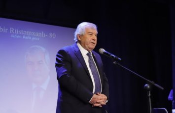 Şuşa Dövlət Teatrında Sabir Rüstəmxanlı poetik rüzgarı