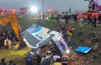 В Малатье перевернулся автобус, есть погибшие и пострадавшие