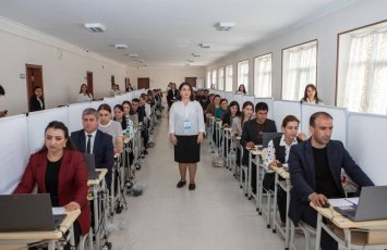 Naxçıvanda təhsilverənlərin imtahanları başladı