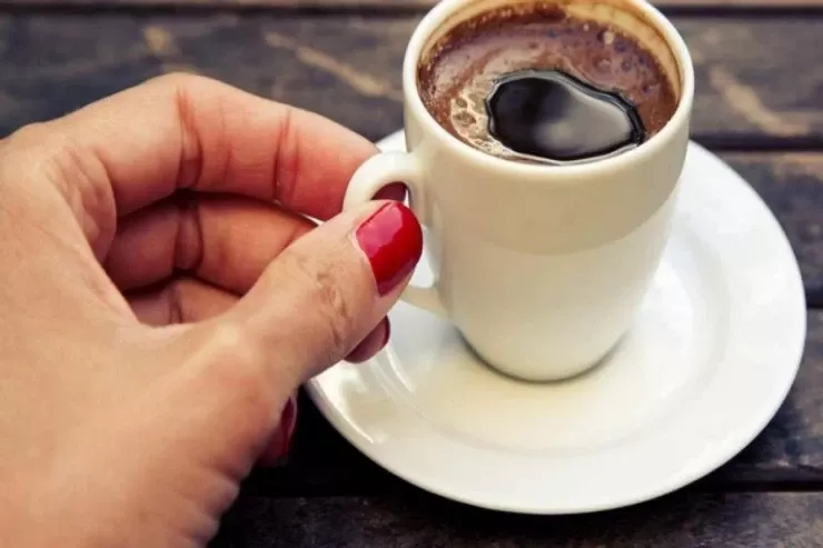 Niyə günə qəhvə ilə başlamaq tövsiyə edilmir?